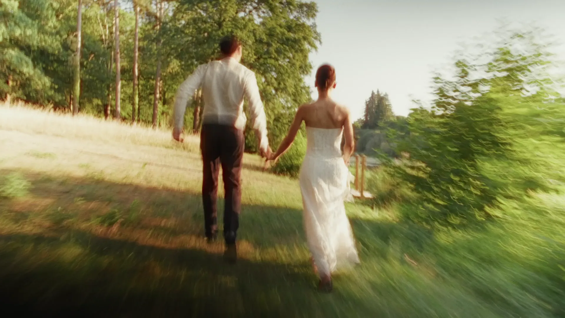 Scène de mariage cinématographique filmée par Mickaël Frigout